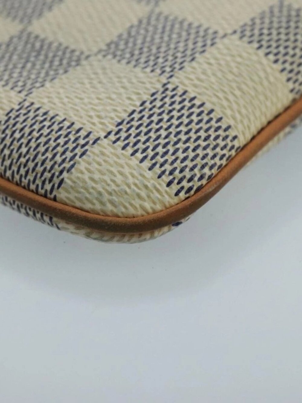LOUIS VUITTON Damier Azur Etui Telephonne MM Cell Phone Case - Picture 5 of 16